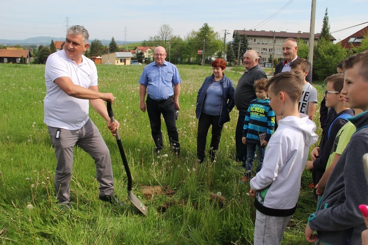 Rozpoczęcie budowy nowego kościoła w Nowym Sączu