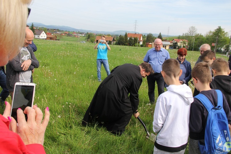 Rozpoczęcie budowy nowego kościoła w Nowym Sączu