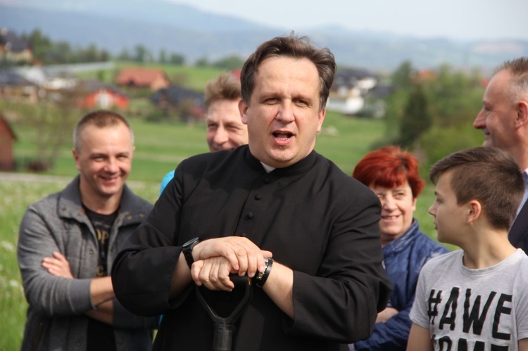 Rozpoczęcie budowy nowego kościoła w Nowym Sączu
