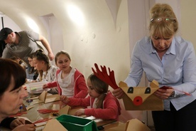 Warsztaty dla dzieci poprowadzili członkiowie projektu Festiwal Zorzy Polarnej.