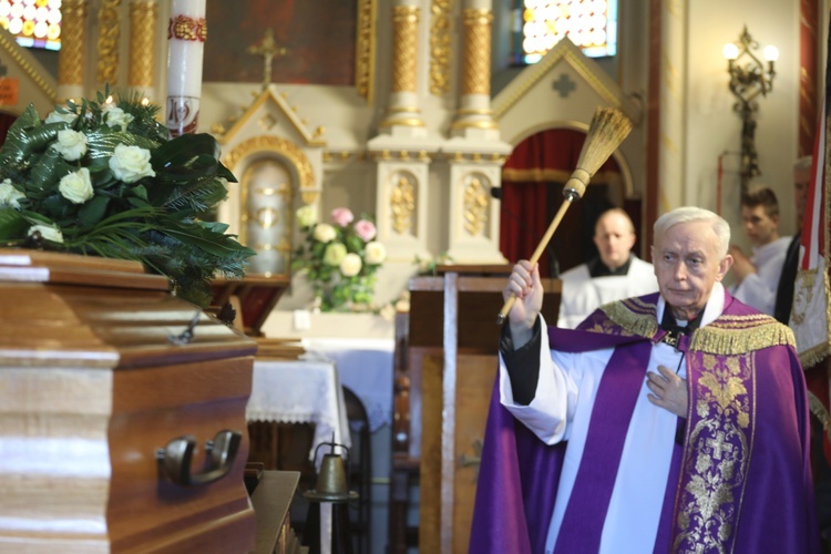 Ostatnie pożegnanie śp. Heleny Wesołowskiej z Andrychowa