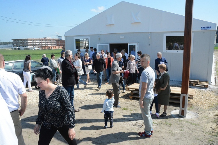 Opole. Pierwsza Eucharystia w parafii św. Jana Pawła II