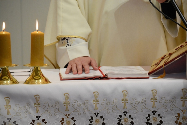 Opole. Pierwsza Eucharystia w parafii św. Jana Pawła II