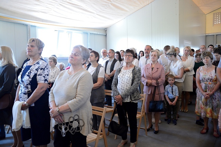 Opole. Pierwsza Eucharystia w parafii św. Jana Pawła II