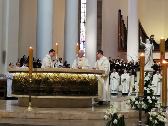 Katowice: w Katedrze Chrystusa Króla świętowano jubileusze małżeńskie