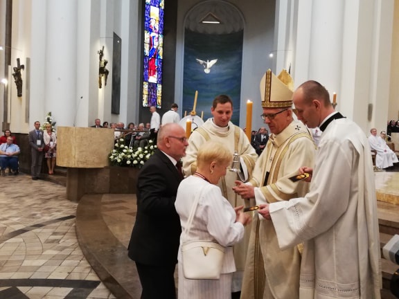 Katowice: w Katedrze Chrystusa Króla świętowano jubileusze małżeńskie