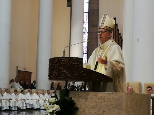 Katowice: w Katedrze Chrystusa Króla świętowano jubileusze małżeńskie