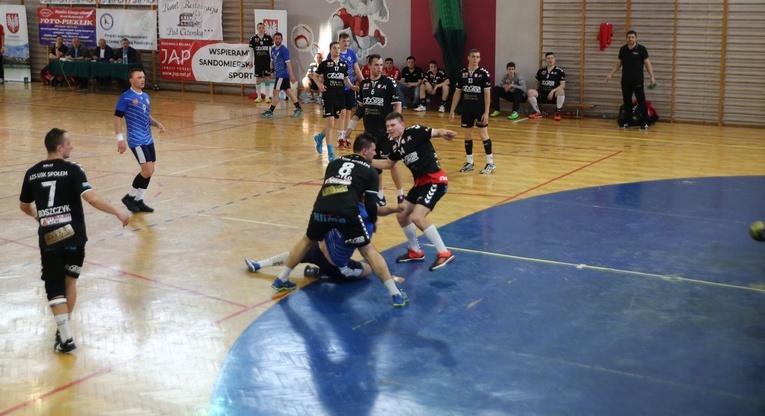 Mecz piłki ręcznej w Sandomierzu 