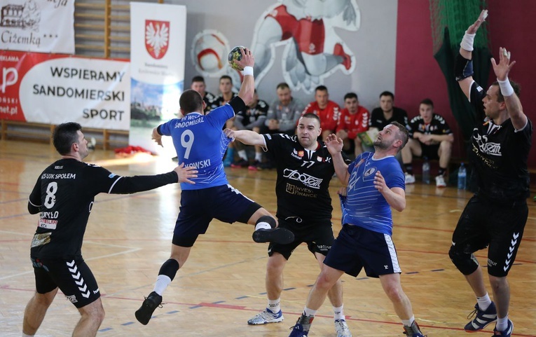 Mecz piłki ręcznej w Sandomierzu 