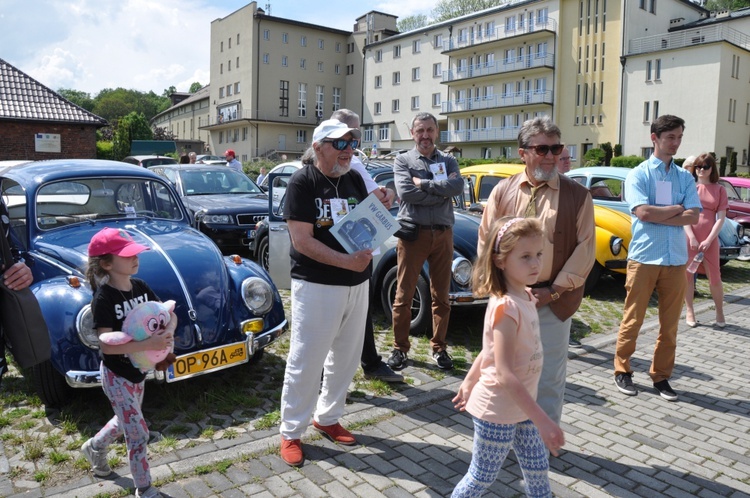 Pielgrzymka posiadaczy garbusów na Górze Świętej Anny