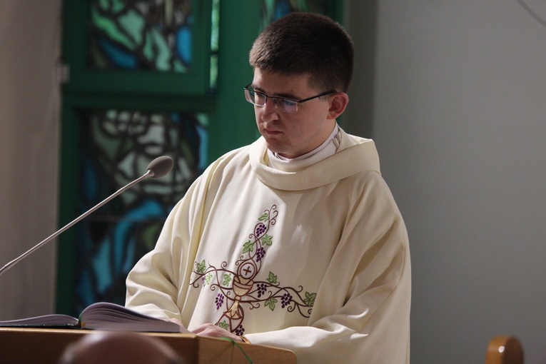 Wspólna modlitwa neoprezbiterów z emerytami 