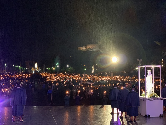 Podchorążowie AWL na 61. Międzynarodowej Pielgrzymce Wojskowej do Lourdes