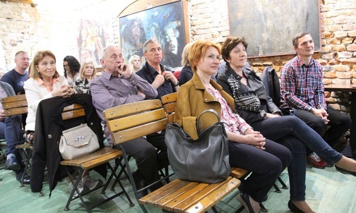 Słuchacze "Akademii nie z tej ziemi" w Galerii "Wzgórze"