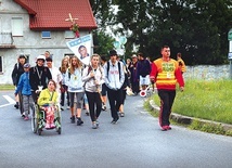 ▲	Pielgrzymi działają z całych sił, aby grupa Północ – Elbląg powróciła  na pątniczy szlak.