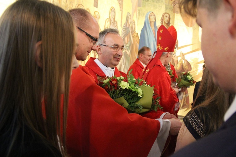 Bierzmowanie w kościele św. Heleny w Nowym Sączu