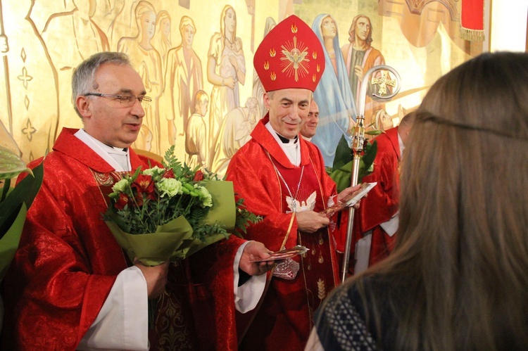 Bierzmowanie w kościele św. Heleny w Nowym Sączu