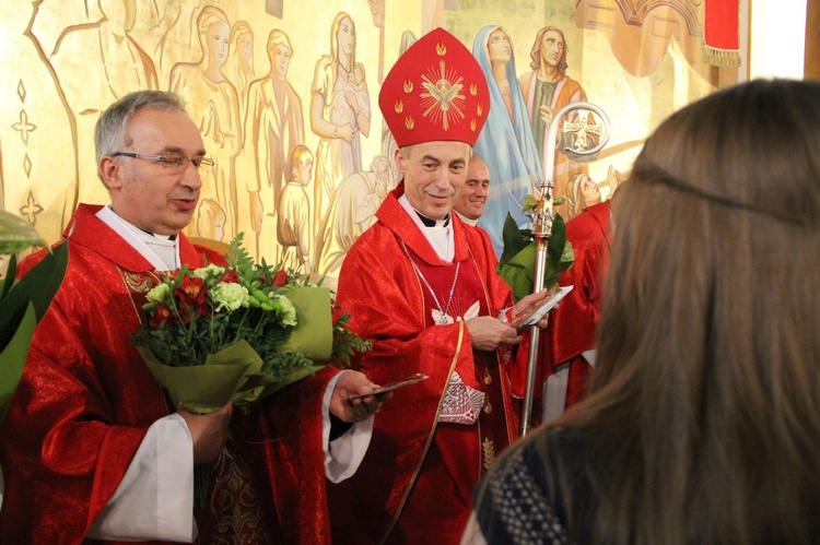 Bierzmowanie w kościele św. Heleny w Nowym Sączu