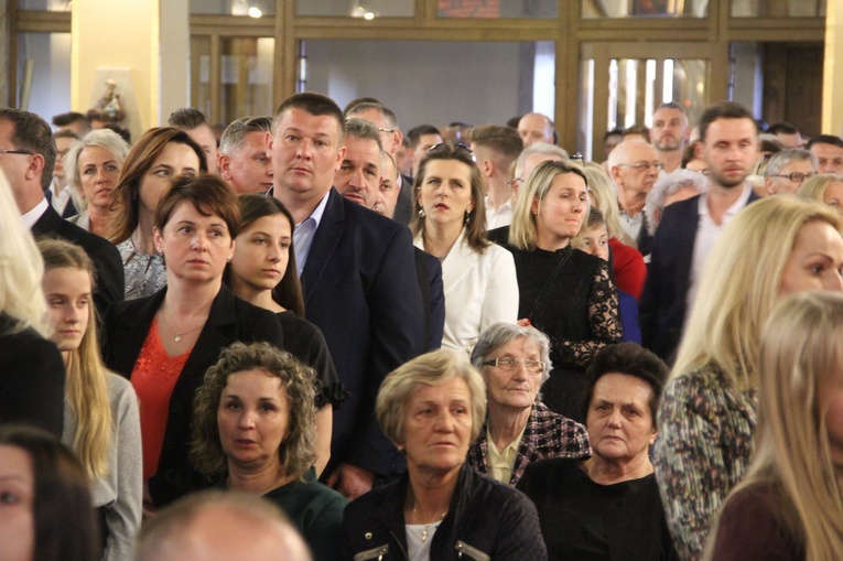Bierzmowanie w kościele św. Heleny w Nowym Sączu