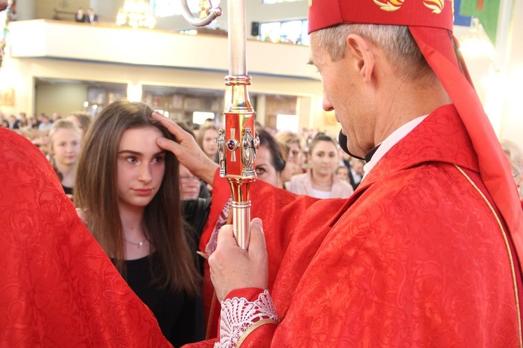 Bierzmowanie w kościele św. Heleny w Nowym Sączu