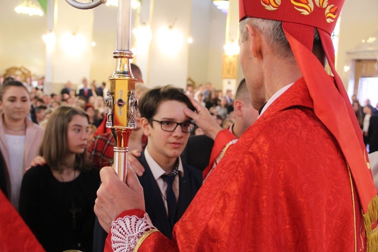 Bierzmowanie w kościele św. Heleny w Nowym Sączu