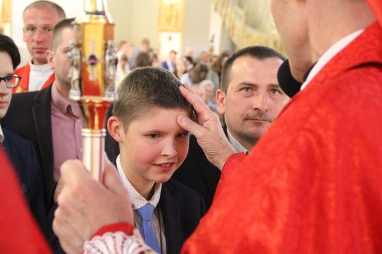 Bierzmowanie w kościele św. Heleny w Nowym Sączu