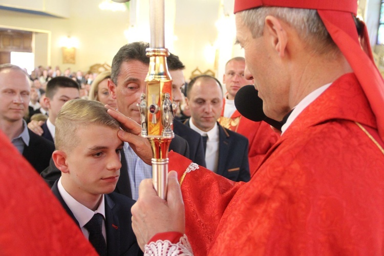 Bierzmowanie w kościele św. Heleny w Nowym Sączu