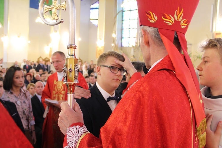 Bierzmowanie w kościele św. Heleny w Nowym Sączu