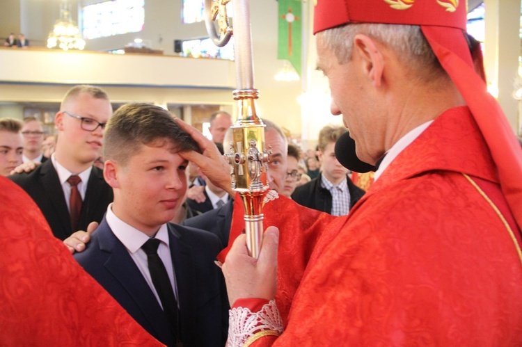 Bierzmowanie w kościele św. Heleny w Nowym Sączu