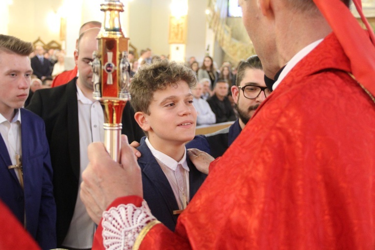 Bierzmowanie w kościele św. Heleny w Nowym Sączu
