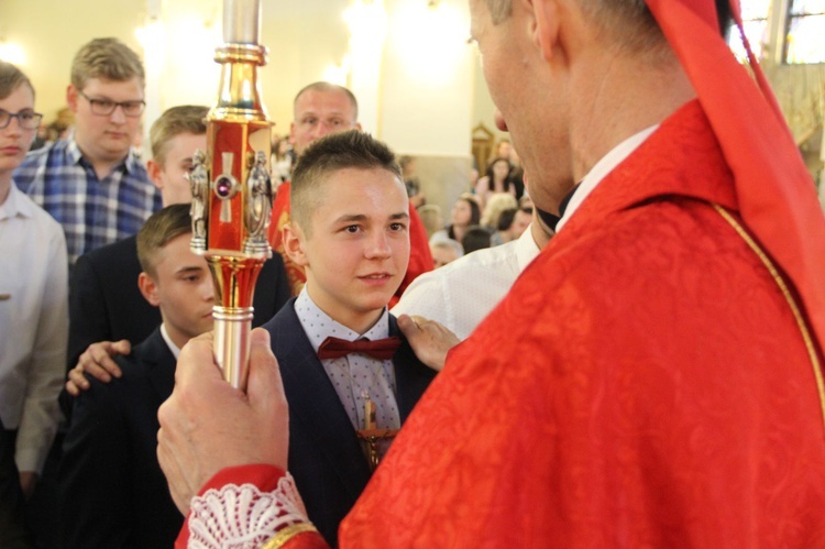 Bierzmowanie w kościele św. Heleny w Nowym Sączu