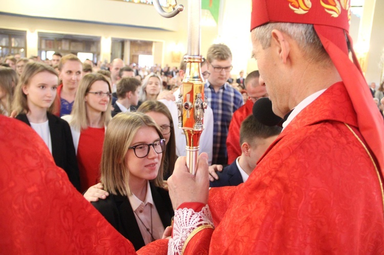 Bierzmowanie w kościele św. Heleny w Nowym Sączu