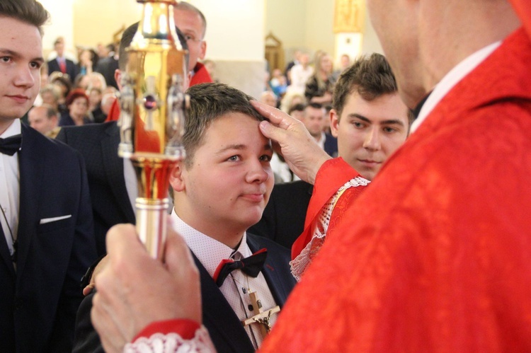 Bierzmowanie w kościele św. Heleny w Nowym Sączu