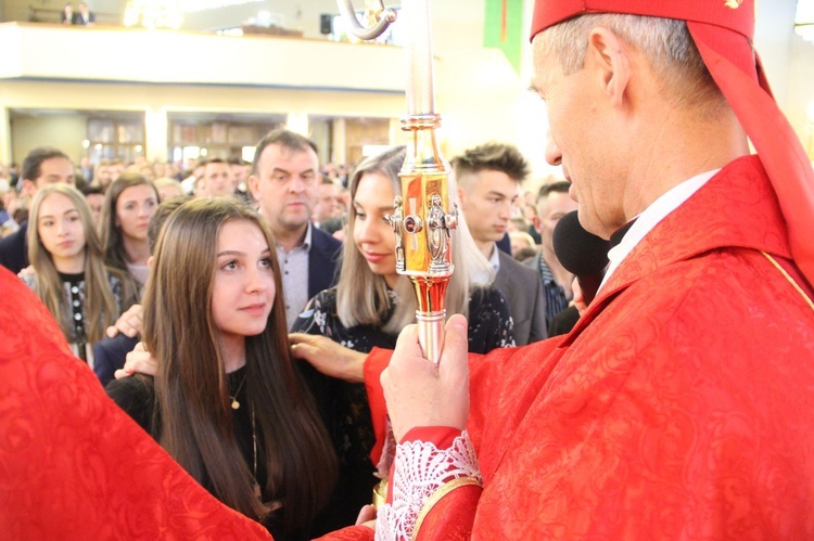 Bierzmowanie w kościele św. Heleny w Nowym Sączu