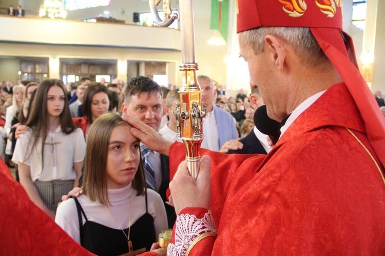 Bierzmowanie w kościele św. Heleny w Nowym Sączu