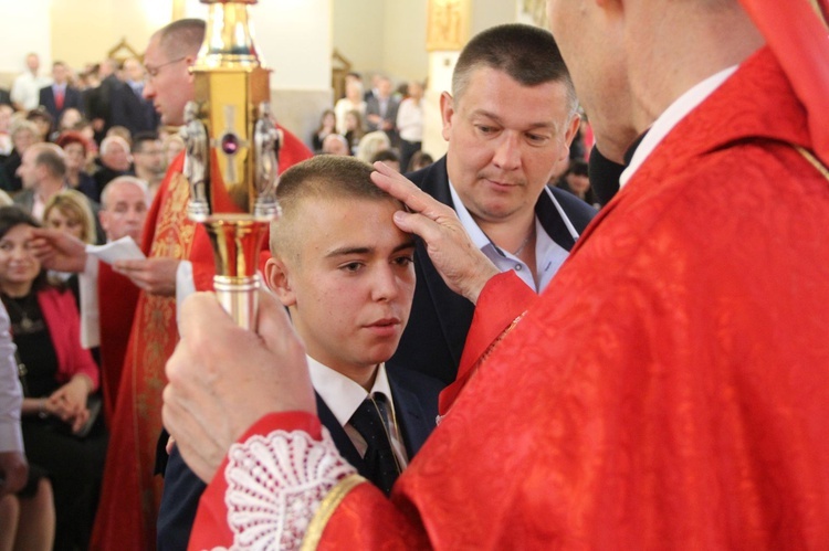 Bierzmowanie w kościele św. Heleny w Nowym Sączu