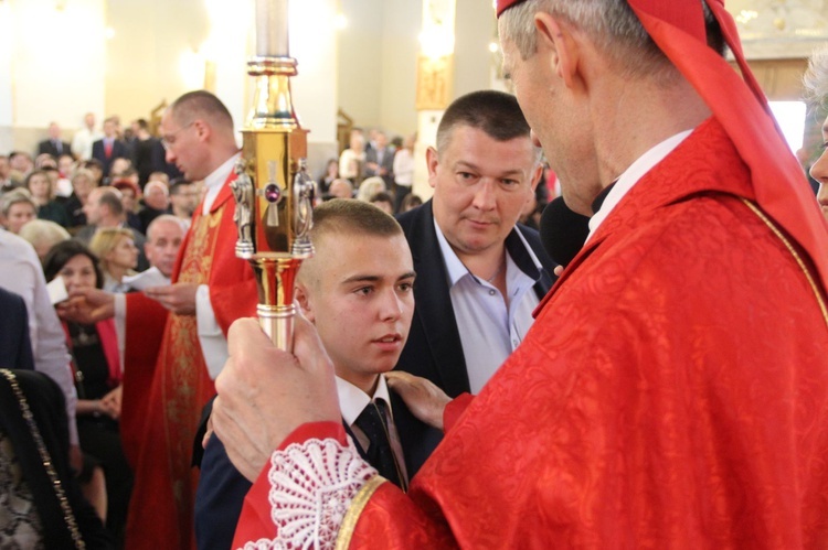 Bierzmowanie w kościele św. Heleny w Nowym Sączu