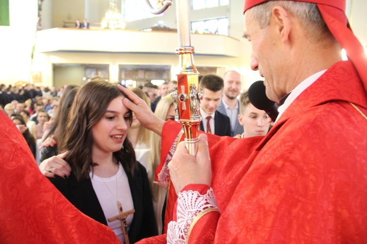 Bierzmowanie w kościele św. Heleny w Nowym Sączu