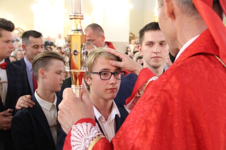 Bierzmowanie w kościele św. Heleny w Nowym Sączu