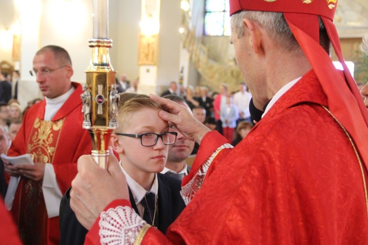 Bierzmowanie w kościele św. Heleny w Nowym Sączu