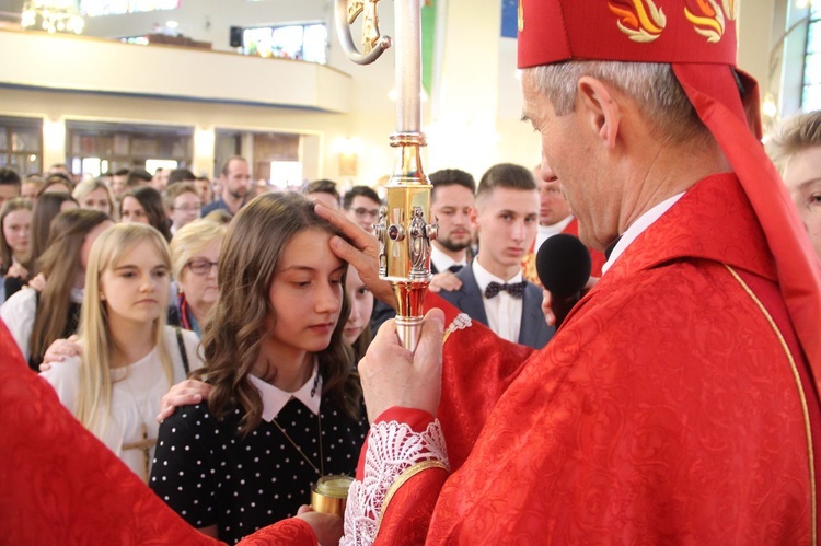 Bierzmowanie w kościele św. Heleny w Nowym Sączu