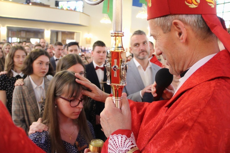 Bierzmowanie w kościele św. Heleny w Nowym Sączu