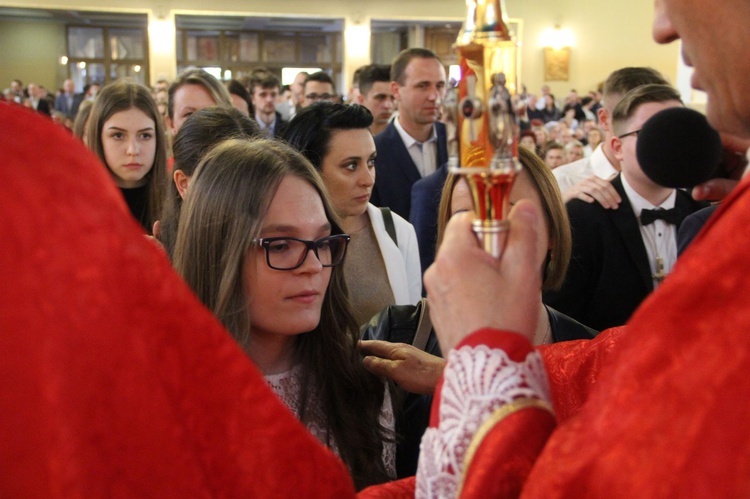 Bierzmowanie w kościele św. Heleny w Nowym Sączu