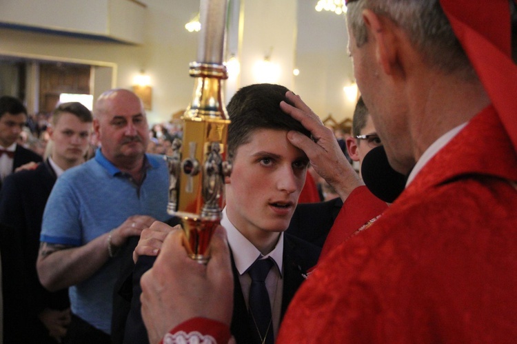 Bierzmowanie w kościele św. Heleny w Nowym Sączu