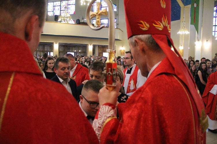 Bierzmowanie w kościele św. Heleny w Nowym Sączu