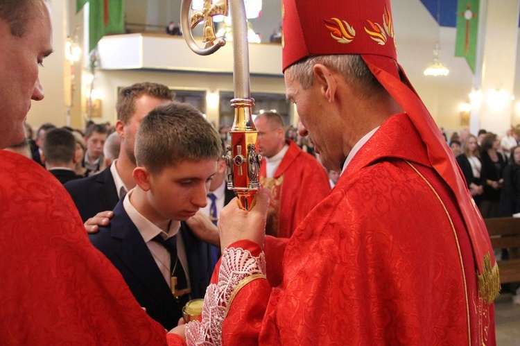 Bierzmowanie w kościele św. Heleny w Nowym Sączu