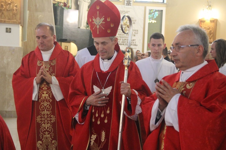 Bierzmowanie w kościele św. Heleny w Nowym Sączu