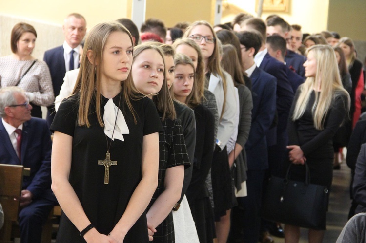 Bierzmowanie w kościele św. Heleny w Nowym Sączu