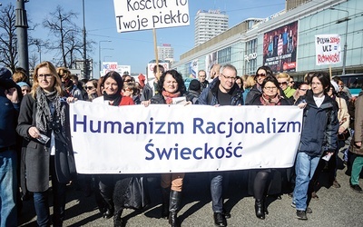 Demonstracje, naciski, ataki – to arsenał lewicy kontrastujący z głoszonym hasłem tolerancji.