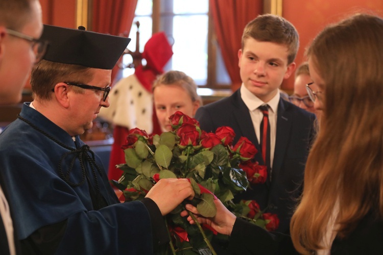 Uczniowie z Gilowic na gali w Collegium Novum UJ w Krakowie - 2019