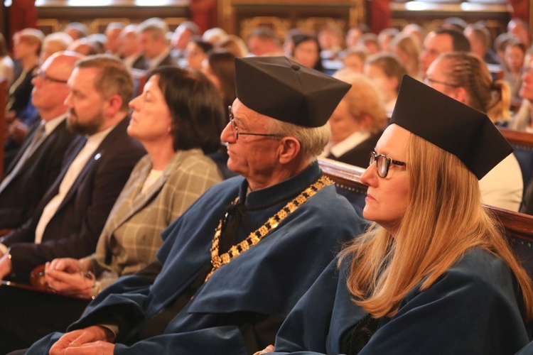 Uczniowie z Gilowic na gali w Collegium Novum UJ w Krakowie - 2019